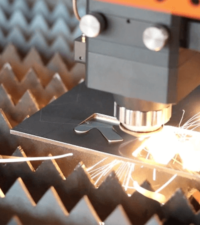 2kw Fiber Laser Cutting Machine in Processing Stainess Steel