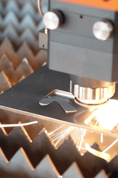 2kw Fiber Laser Cutting Machine in Processing Stainess Steel
