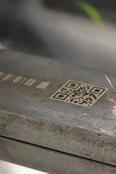 50w Fiber Laser Marking QR Code on Metal