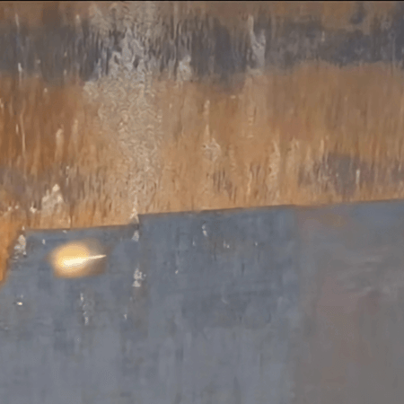 Laser cleaning rust from metal surface