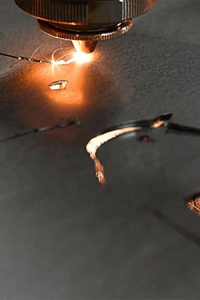 Laser cutting carbon steel plate with fiber technology