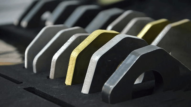 cutting thick metal with fiber laser